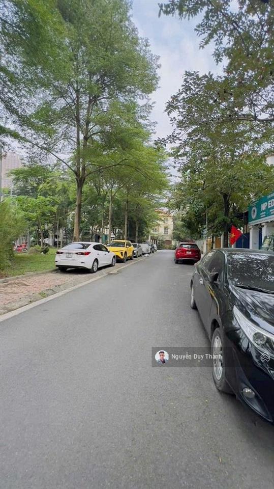 Bán bt làng việt kiều châu âu, hà đông, 180m2, mt 12m, 46.5tỷ, lô góc, sân vườn, view khuôn viên