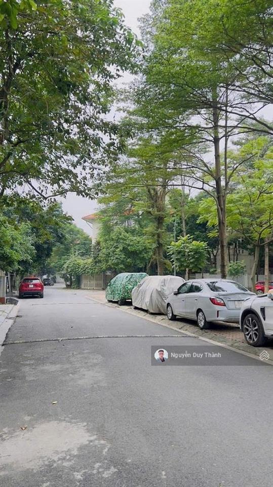 Bán bt làng việt kiều châu âu, hà đông, 180m2, mt 12m, 46.5tỷ, lô góc, sân vườn, view khuôn viên