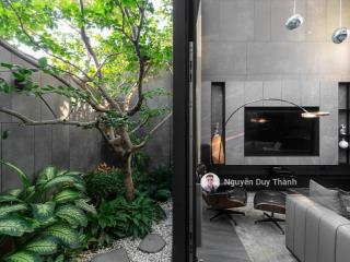 Bán bt kđt tp giao lưu, lô góc, sân vườn, 245m2, 4t, mt 16m, full nội thất, 86tỷ. giá tốt 2 thoáng
