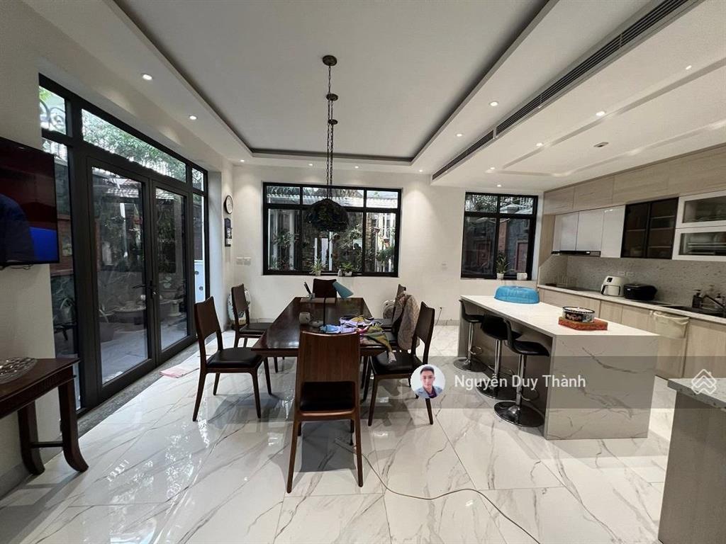 Bán biệt thự ciputra tây hồ khu c đầu hồi, 200m2, 3 tầng đường đôi 30m full nội thất ở ngay hạ 15tỷ