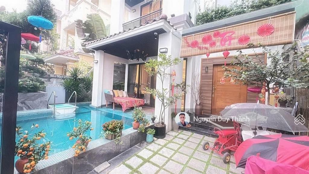 Bán biệt thự ciputra, tây hồ, 230m2 4tầng, sân vườn, bể bơi, hồ cá, thang máy, full nội thất 71tỷ