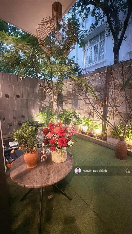 Bán biệt thự ciputra, tây hồ, 230m2 4tầng, sân vườn, bể bơi, hồ cá, thang máy, full nội thất 71tỷ