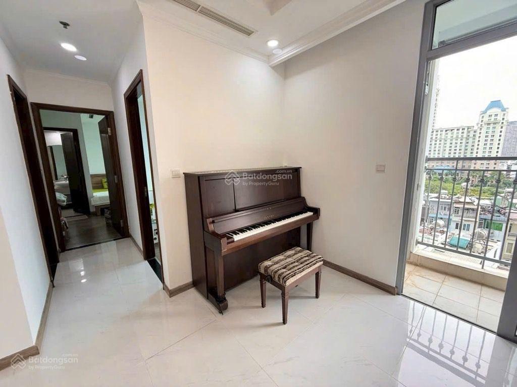 Bán căn hộ vinhomes tân cảng, 77m2 chỉ 9 tỷ 8 có sổ có thang máy