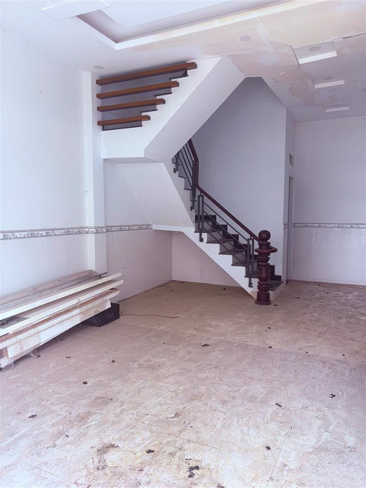 Bán nhà 3 tầng 60m2 (6x10m) 4PN Hà Huy Giáp TX52 Q12 HXH thông chỉ 4.4tỷ