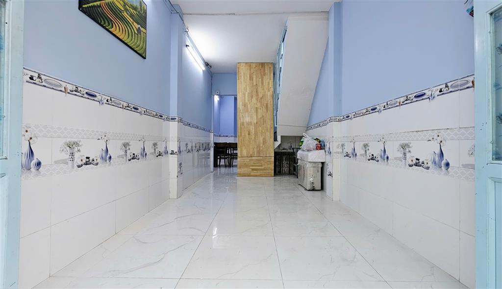 Cho thuê nhà nguyên căn Trần Quang Diệu, Q3 , 4PN chỉ 10tr