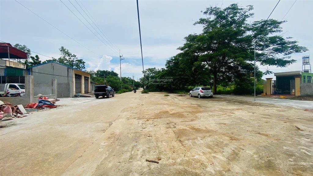 100 m tái định cư giá giảm 300 triệu, giá chỉ nhỉnh 4 tỷ