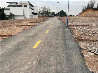 Đất 2 mặt tiền giáp chợ núi gia bình bắc ninh.