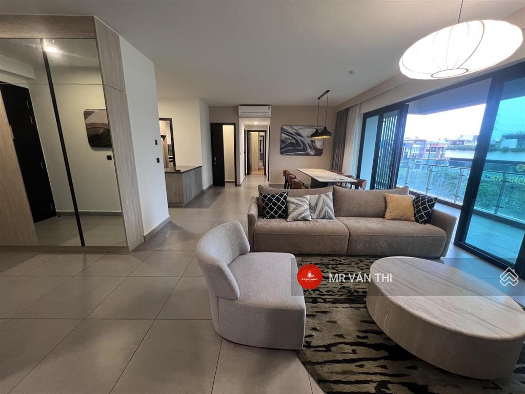 Sos hiếm có 01 căn sân vườn  5pn 210m2 cao cấp  sổ hồng sẵn tay bán nhanh 26 tỷ bao hết chốt gấp
