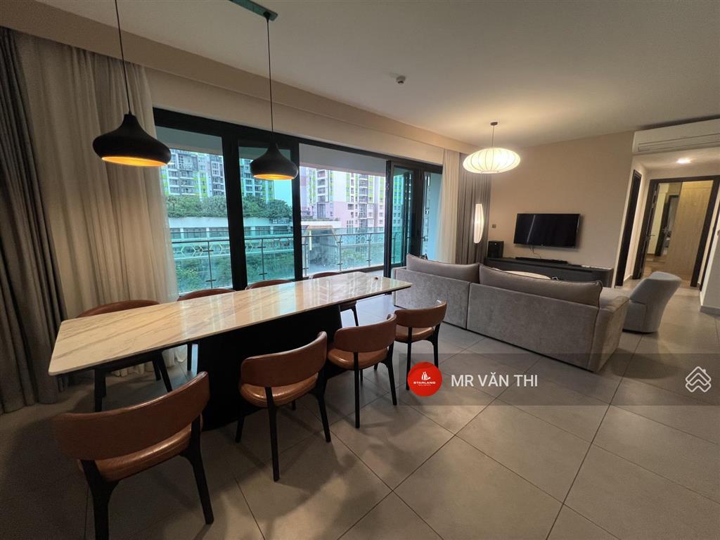 Sos hiếm có 01 căn sân vườn  5pn 210m2 cao cấp  sổ hồng sẵn tay bán nhanh 26 tỷ bao hết chốt gấp