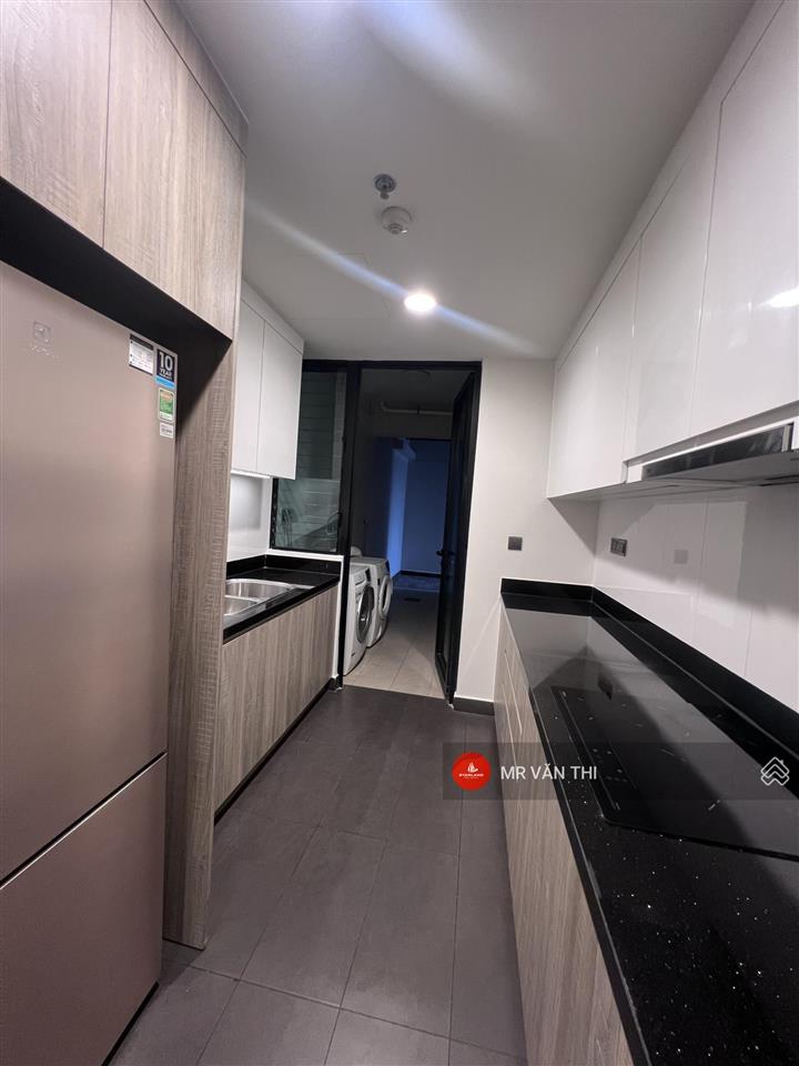 Sos hiếm có 01 căn sân vườn  5pn 210m2 cao cấp  sổ hồng sẵn tay bán nhanh 26 tỷ bao hết chốt gấp