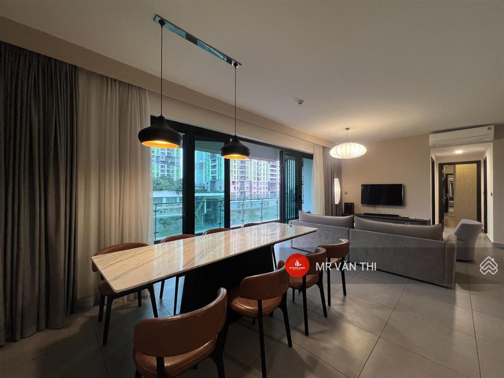 Sos hiếm có 01 căn sân vườn  5pn 210m2 cao cấp  sổ hồng sẵn tay bán nhanh 26 tỷ bao hết chốt gấp