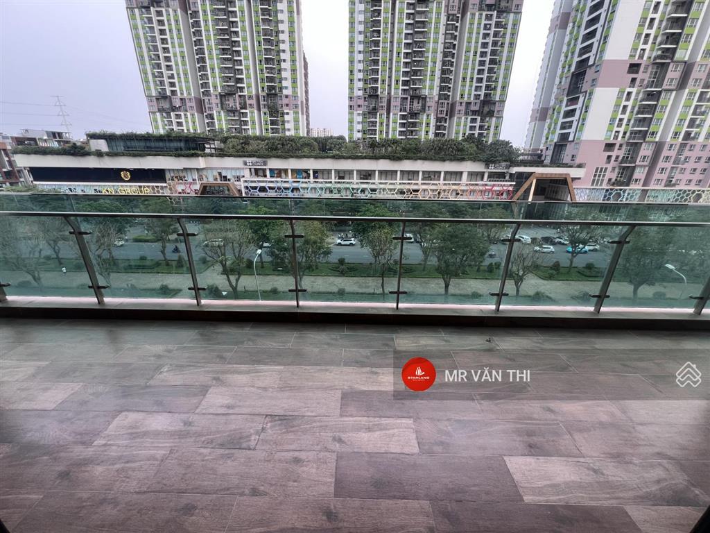 Sos hiếm có 01 căn sân vườn  5pn 210m2 cao cấp  sổ hồng sẵn tay bán nhanh 26 tỷ bao hết chốt gấp