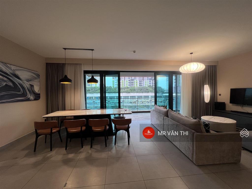 Sos hiếm có 01 căn sân vườn  5pn 210m2 cao cấp  sổ hồng sẵn tay bán nhanh 26 tỷ bao hết chốt gấp