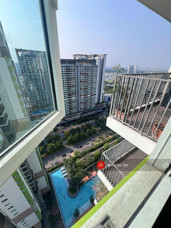 Sốc 2pn vista verde diện tích khủng  bán nhanh 8,5 tỷ view hồ bơi sông sg (căn góc)