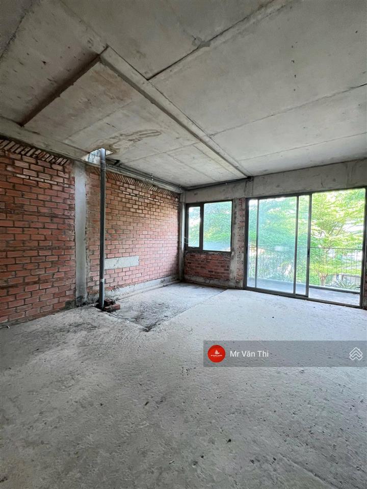 Bán nhà phố lk3 nằm ngay cạnh clubhouse  85m2  1 trệt 3 lầu giá 5,6 tỷ bao thuế phí 0938 798 ***