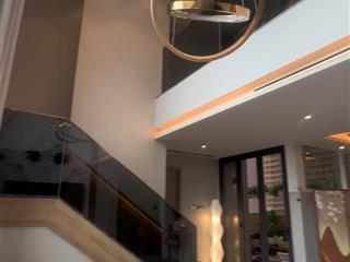 Vista verde | penthouse duplex 260m2 | trần cao 6m | sẵn sổ | 23,5 tỷ