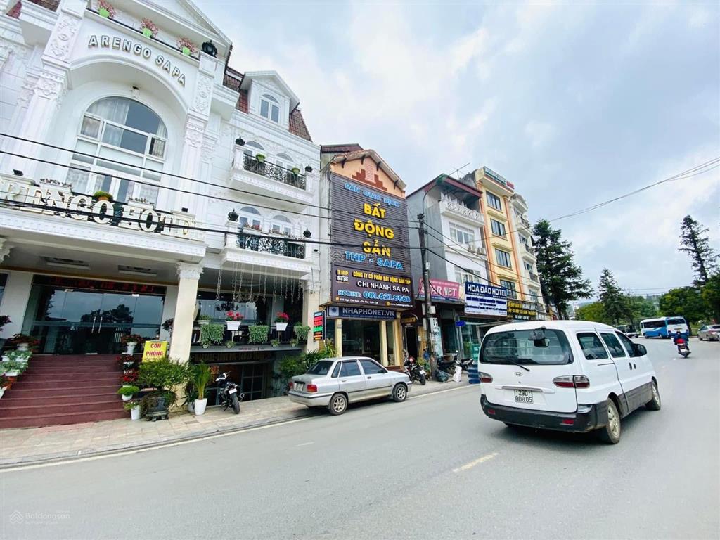 Bán nhà 3 tầng đối diện hồ mắt ngọc sapa