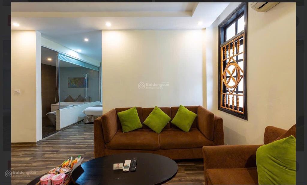 Bán khách sạn 3 sao 5 tầng hai mặt tiền trung tâm sapa