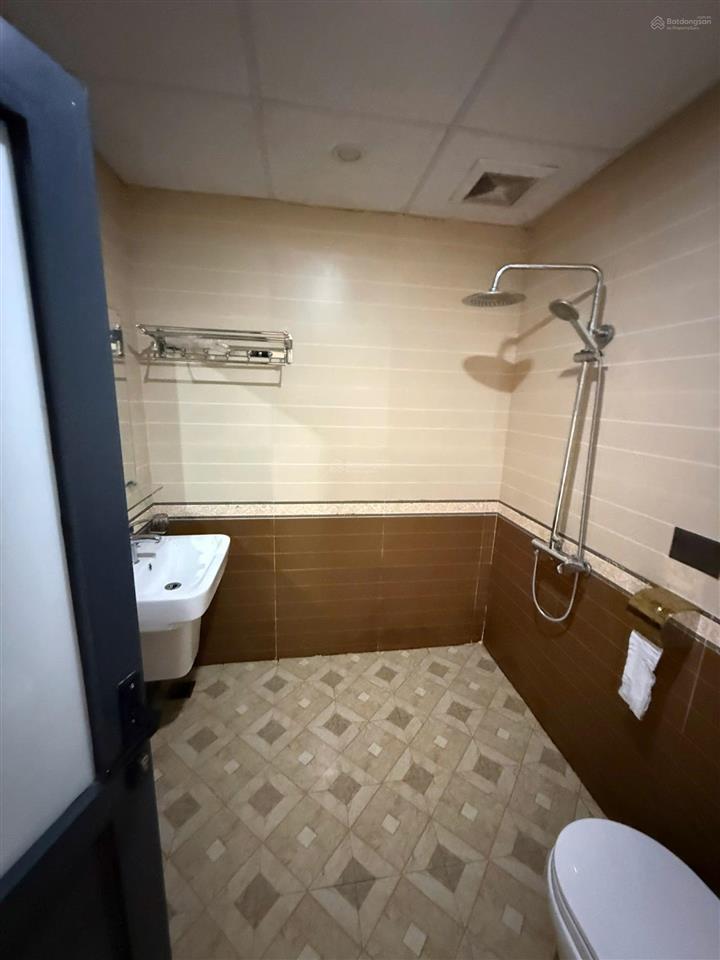 Bán khách sạn cách hồ sapa chỉ có 400m