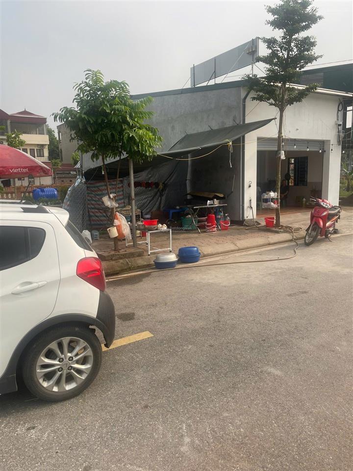 Bán đất khu đấu giá chăn nuôi, ngay ql32 thị trấn phùng đan phượng, đường ô tô tránh nhau, view hồ