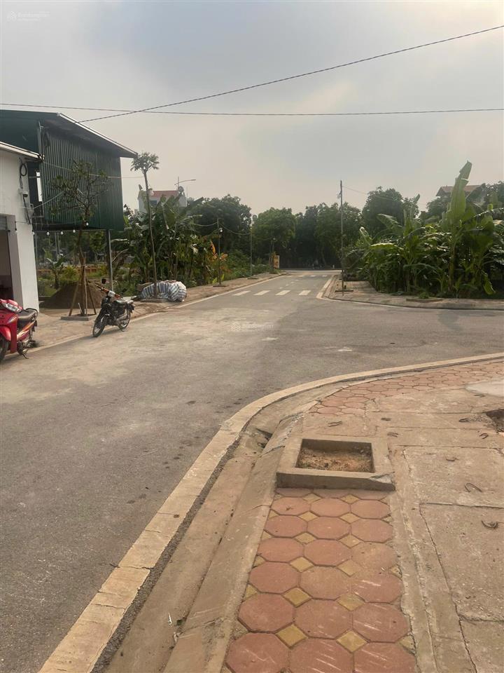 Bán đất khu đấu giá chăn nuôi, ngay ql32 thị trấn phùng đan phượng, đường ô tô tránh nhau, view hồ