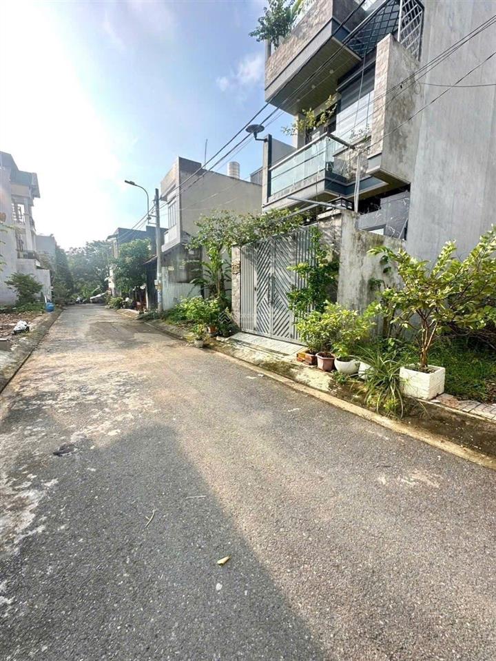 Chính chủ cần bán đât ngã ba long thuận 65m2 giá 3ty3 rẻ bất chấp ko có lô t2 giá này