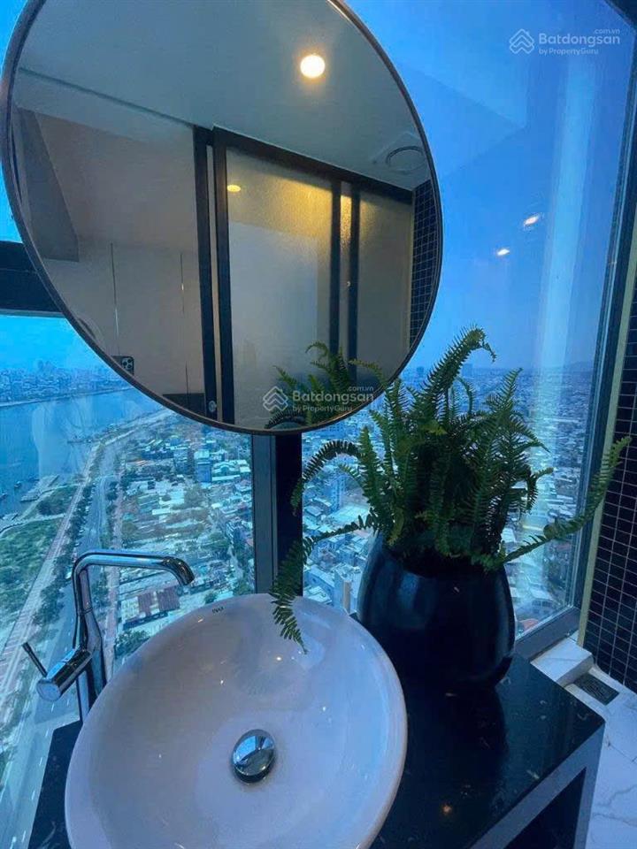 Rẻ hơn cđt 700 triệu bán gấp căn 2 phòng ngủ view trực diện sông hàn 84m2  2 ban công
