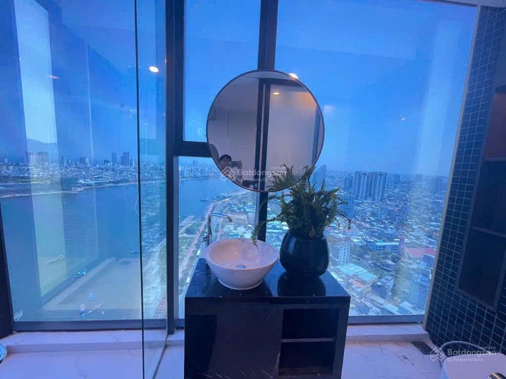Rẻ hơn cđt 700 triệu bán gấp căn 2 phòng ngủ view trực diện sông hàn 84m2  2 ban công