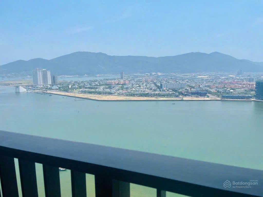 Rẻ hơn cđt 700 triệu bán gấp căn 2 phòng ngủ view trực diện sông hàn 84m2  2 ban công