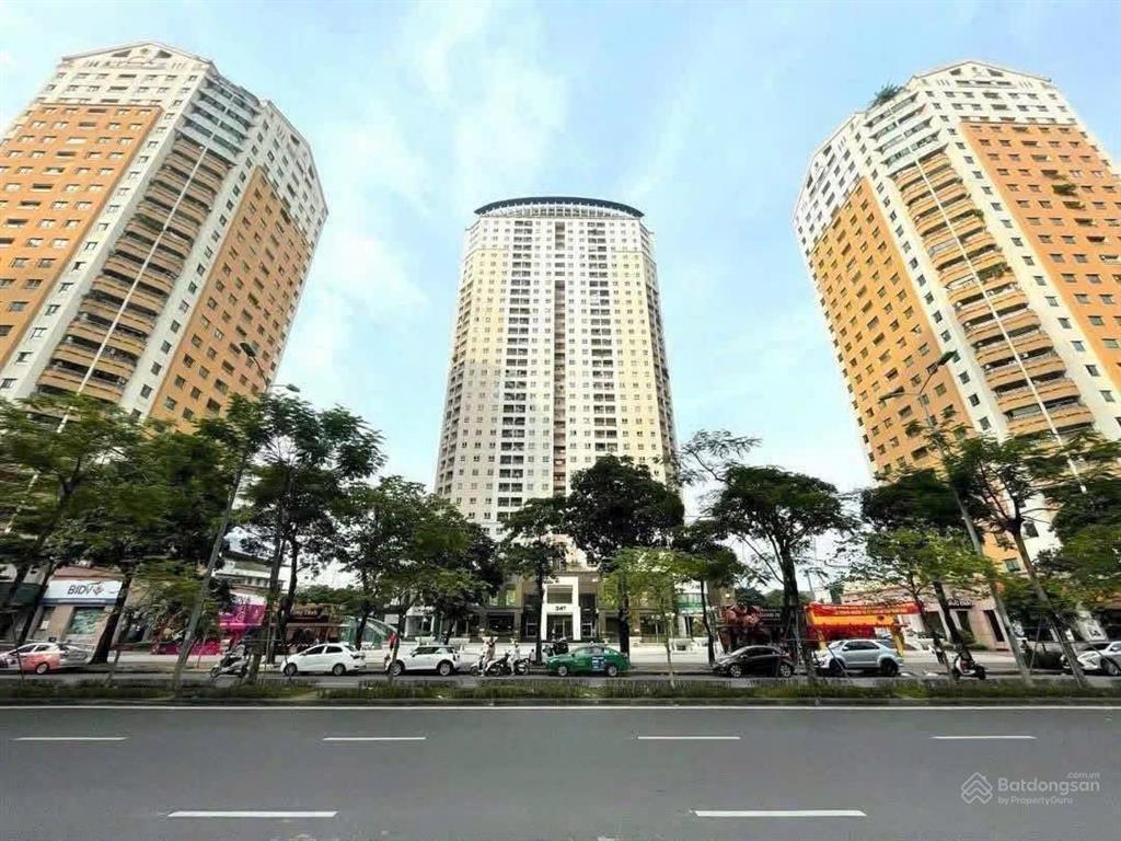 Bán căn hộ cc trung hoà nhân chính mặt phố hoàng đạo thuý  97 m2 , 3 pn , sdcc giá  6,8 tỷ