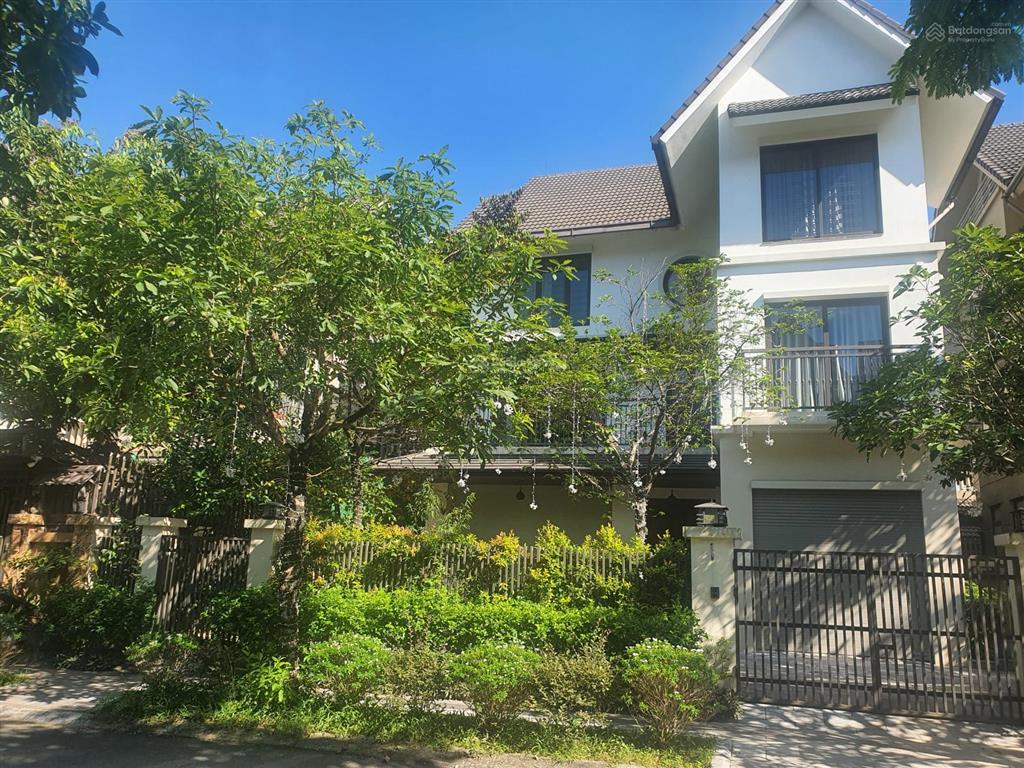 Chính chủ bán biệt thự vip 300m2 ceo quốc oai  sunny garden city đã full đồ sang trọng, tiện nghi.