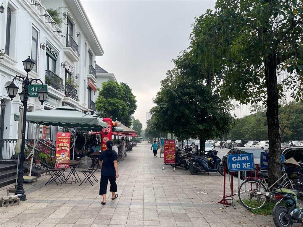 Cần bán gấp shophouse vinhomes green bay mễ trì, hoàn thiện đẹp, phù hợp làm văn phòng 0941 729 ***