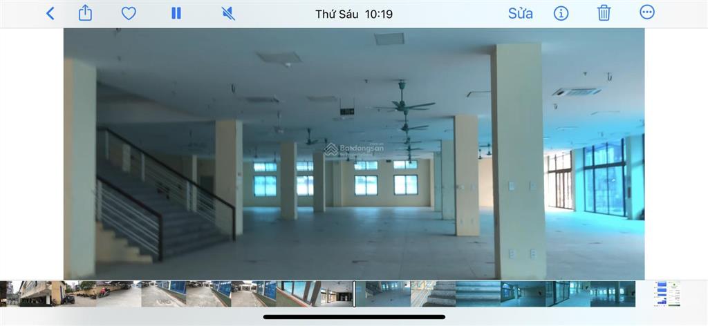 Cho thuê 8000m2 toà nhà làm shoowroom, toà văn phòng, diện tích 2000m2x4tầng. giá thuê 420tr/tháng