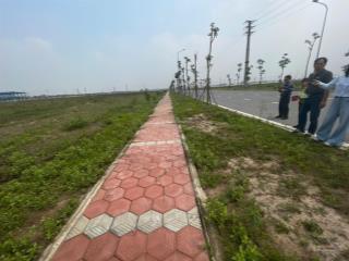 Chuyển nhượng gấp lô đất 6000m2 kcn yên phong, hạ tầng sẵn bàn giao ngay.  0988 457 ***