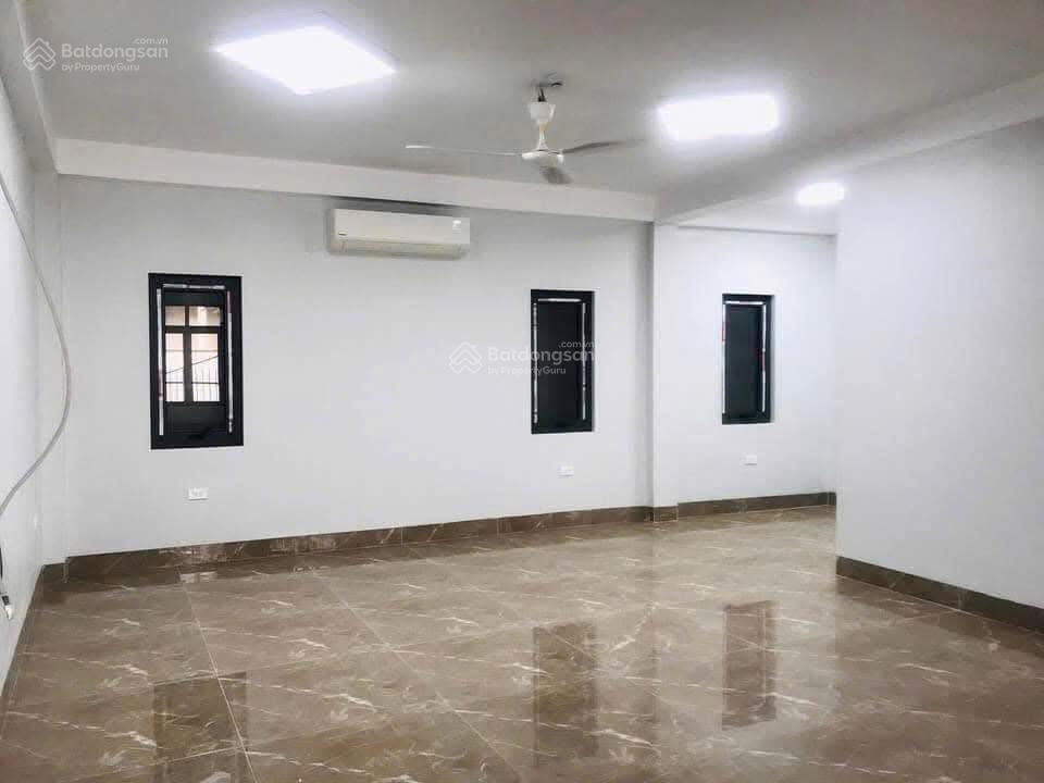 Cho thuê sàn văn phòng tầng 3 tại 164 lê trọng tấn, chỗ để xe thoải mái
