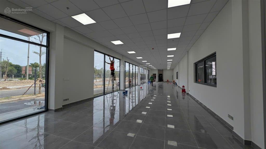 Cho thuê nhà xưởng kcn yên phong, dt 4000m2 độc lập làm chế xuất.  0988 457 ***