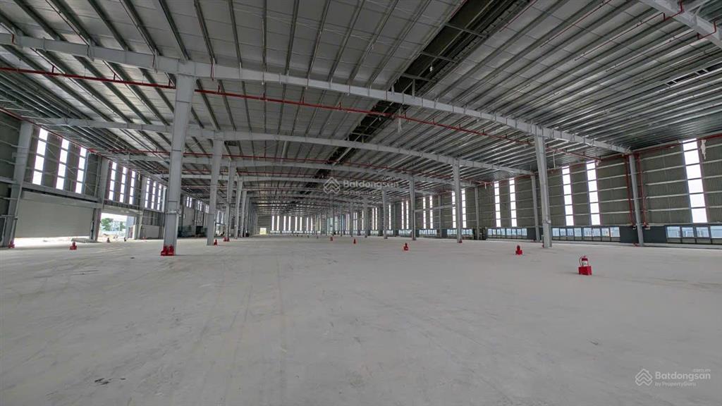 Cho thuê nhà xưởng kcn thuận thành, dt 2600m2, độc lập làm được chế xuất.  0988 457 ***