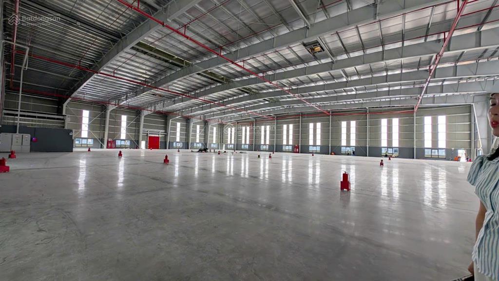 Cho thuê nhà xưởng kcn thuận thành, dt 2600m2, độc lập làm được chế xuất.  0988 457 ***