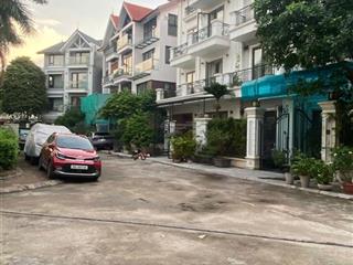 Bán gấp lô 1 liền kề 123m2, mt 7.4m, xây 4 tầng thô, giá bán 49.5 tỷ view vườn hoa đẹp nhất khu