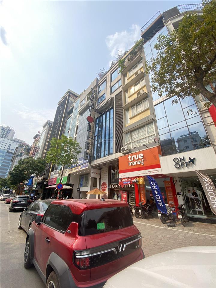 Bán gấp nhà mp nguyễn hoàng cg, dt 70m2 x 7 tầng thang máy chốt 32 tỷ, vỉa hè lô góc, kd vp công ty