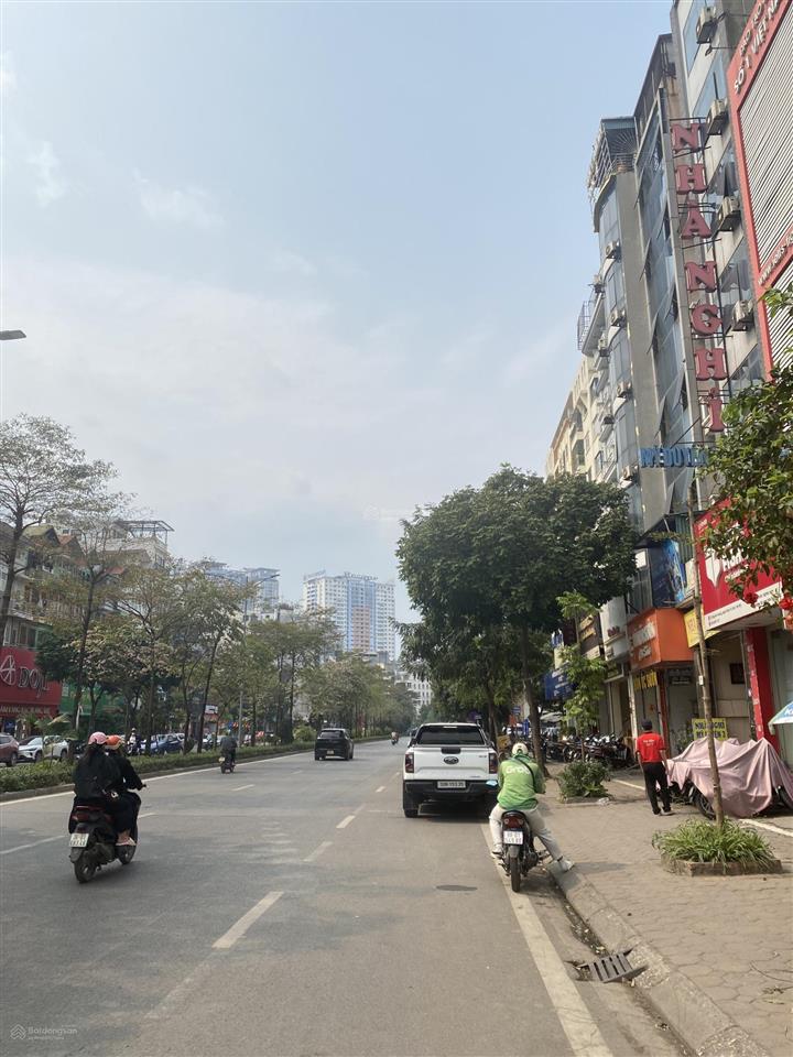 Bán gấp nhà mp nguyễn hoàng cg, dt 70m2 x 7 tầng thang máy chốt 32 tỷ, vỉa hè lô góc, kd vp công ty