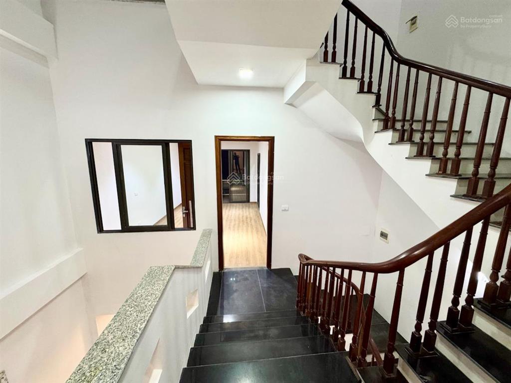 Bán gấp nhà tây mỗ dt 81m2 x 4 tầng ô chờ thang máy 13 tỷ, full nội thất, gara crv, kd vp cty tốt
