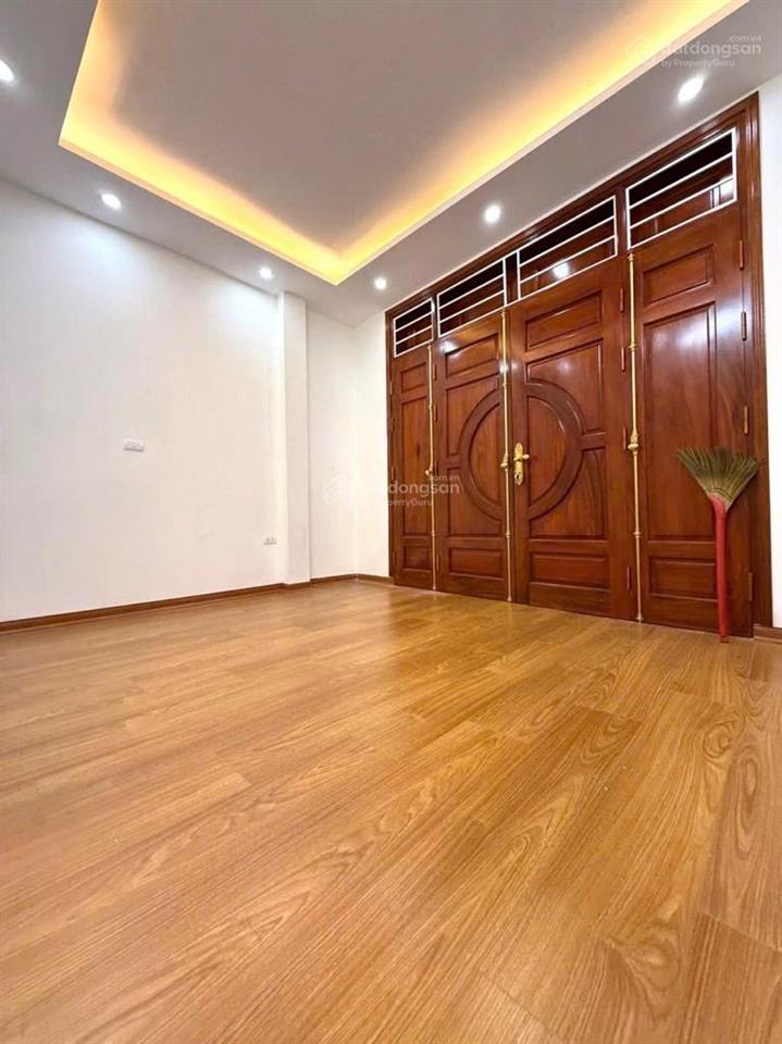 Cần bán nhà dân xây đại mỗ, dt 39m2 x 4 tầng giá 6.1 tỷ, full nội thất ở luôn, 2 mặt thoáng trc sau