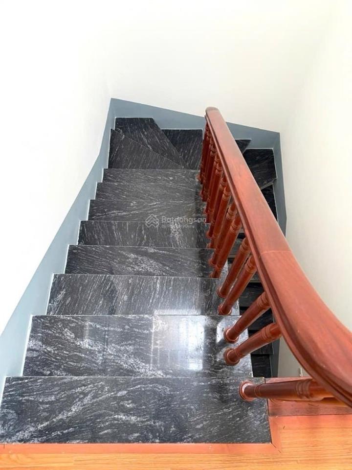 Cần bán nhà dân xây đại mỗ, dt 39m2 x 4 tầng giá 6.1 tỷ, full nội thất ở luôn, 2 mặt thoáng trc sau