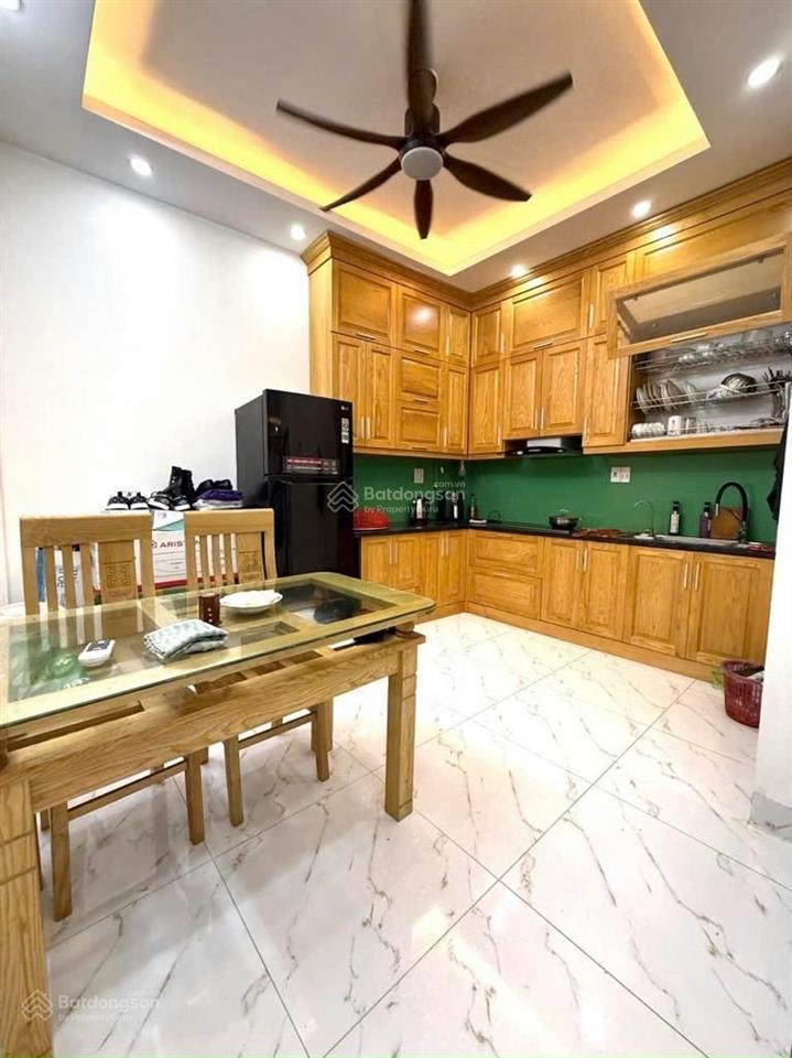 Cần bán nhà dân xây đại mỗ, dt 39m2 x 4 tầng giá 6.1 tỷ, full nội thất ở luôn, 2 mặt thoáng trc sau