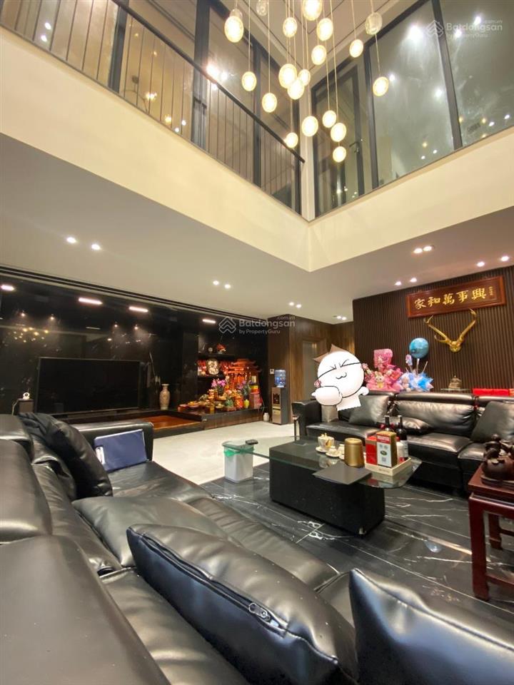 Biệt thự mỹ đình, quận nam từ liêm 139m2, có hầm, gara lx570, phân lô vỉa hè, mặt tiền khủng 11.5m