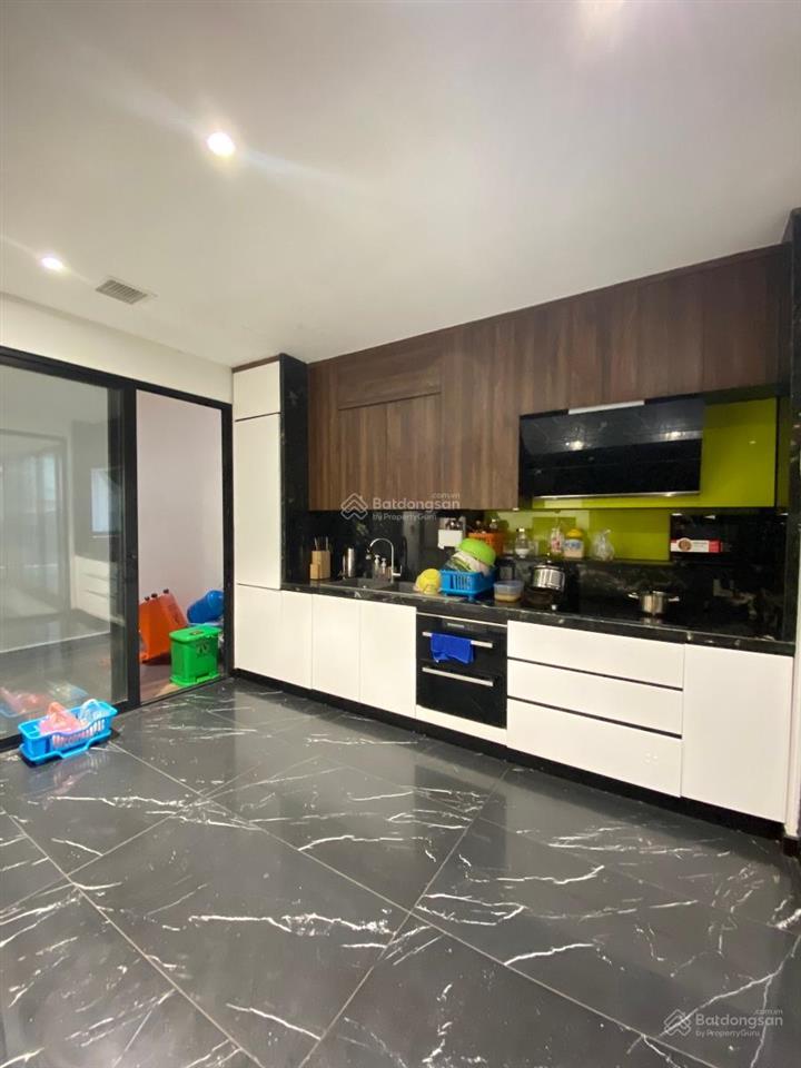 Biệt thự mỹ đình, quận nam từ liêm 139m2, có hầm, gara lx570, phân lô vỉa hè, mặt tiền khủng 11.5m