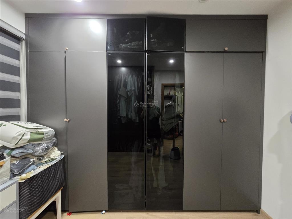 Cần bán căn 68m2 k park căn tầng đẹp giá chỉ hơn 4 tỷ.  0365 552 ***