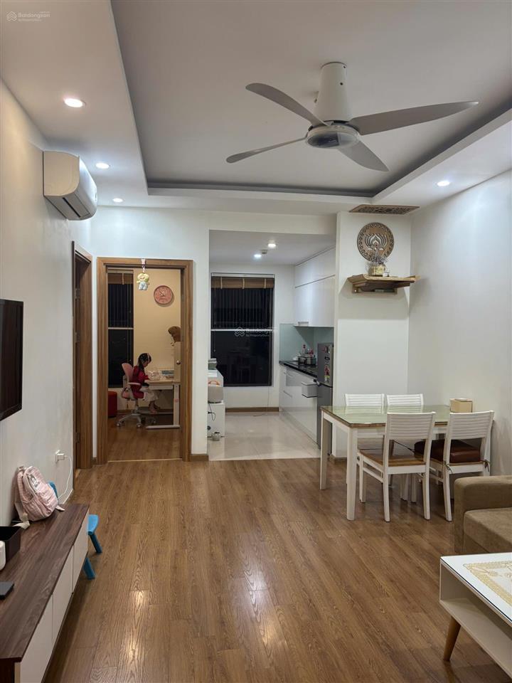 Em cần bán căn hộ 58 m2 k park hướng mát 3,x tỷ.  0365 552 ***