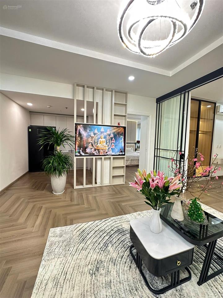 Chính chủ bán căn hộ 2pn toà t9 times city dt 83m2  0947 189 *** xem nhà 24/7